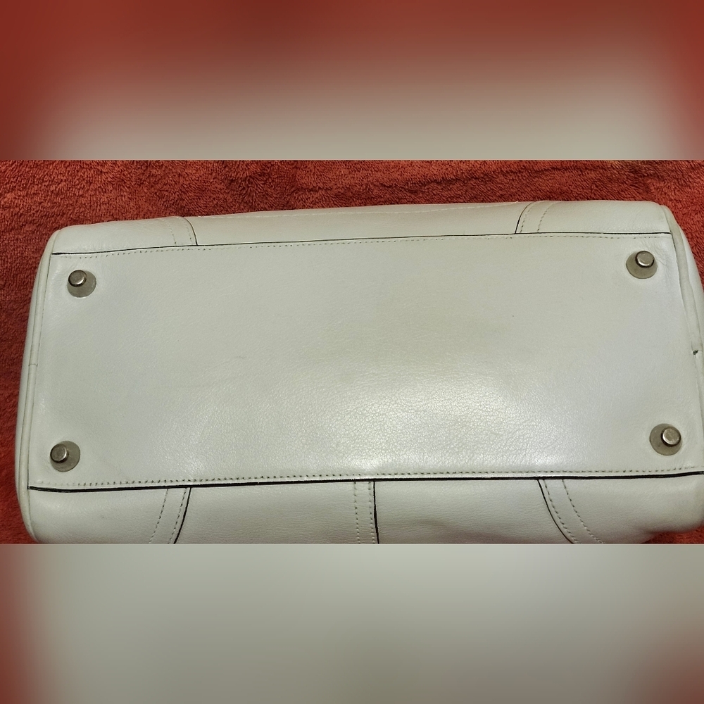 A Coach Hamptons satchel serial number B0751-F08AD5 - Picture 13 of 15